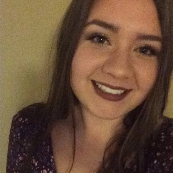 Meet your Posher, Caroline - Picture 3 of 3